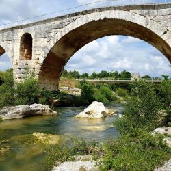 Pont Julien, ouvrage antique à Bonnieux