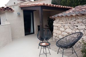 Terrasse extérieur le Larès.jpg